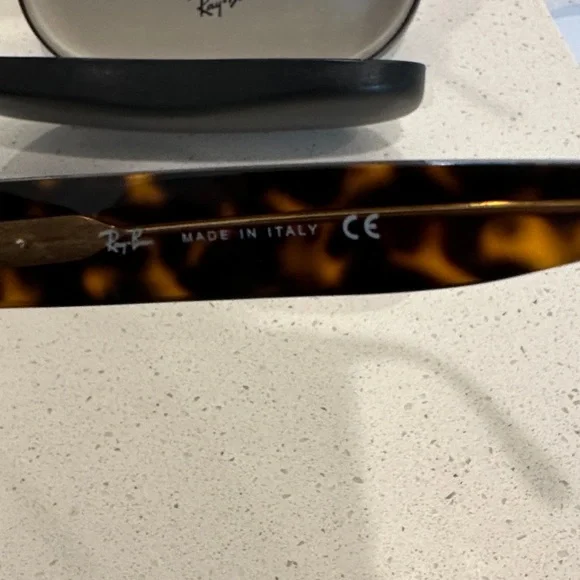 Ray-Ban Classic Sunglasses- brown tortoise shell frame - Picture 5 of 5